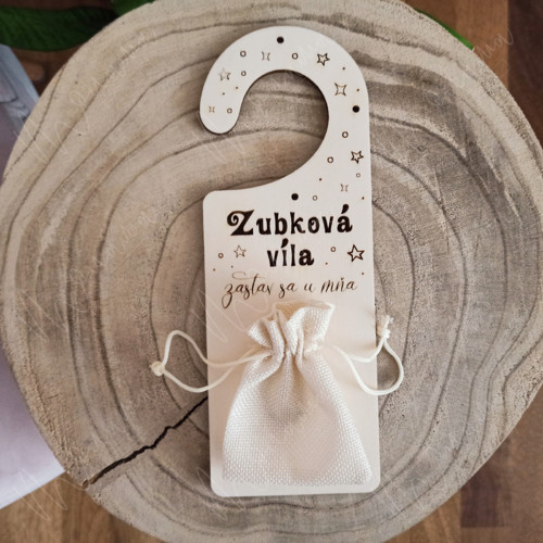 Visačka na dřevě "Zoubková víla"