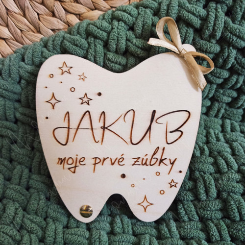 Dřevěná krabička na zoubky se jménem "Hvězdičková"