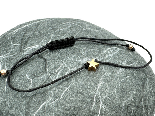 Pozlacený náramek - Tiny star (černá)