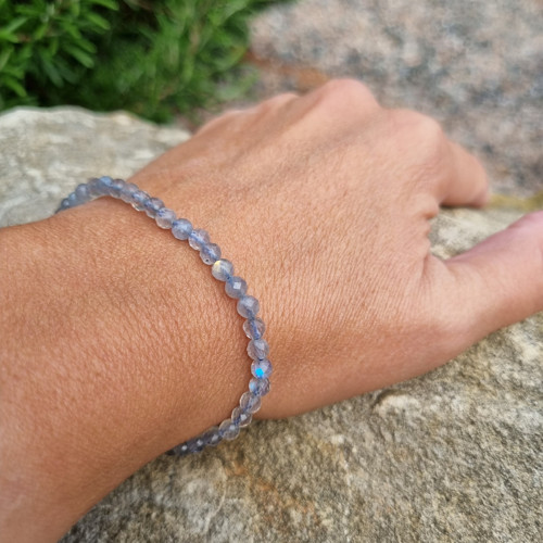 Náramek LABRADORIT fazetovaný 4mm