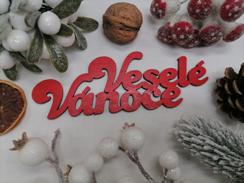Dřevěný nápis Veselé Vánoce červený