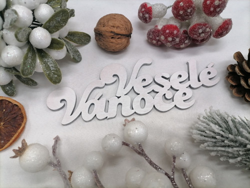 Dřevěný nápis Veselé Vánoce bílý