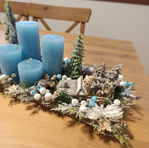 Adventní tácek v modrém tónu se zvířátky