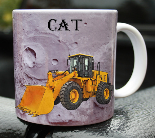 Hrnek s bagrem CAT nakladač