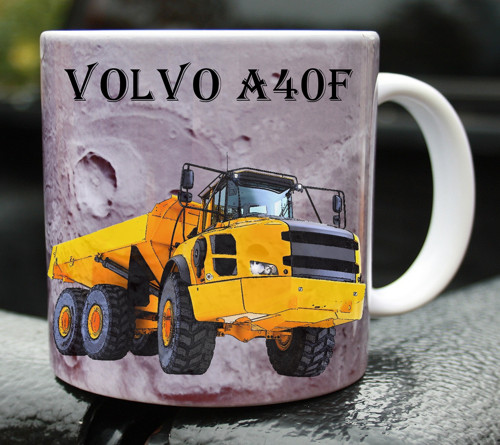 Hrnek s bagrem VOLVO A40F — foto 1