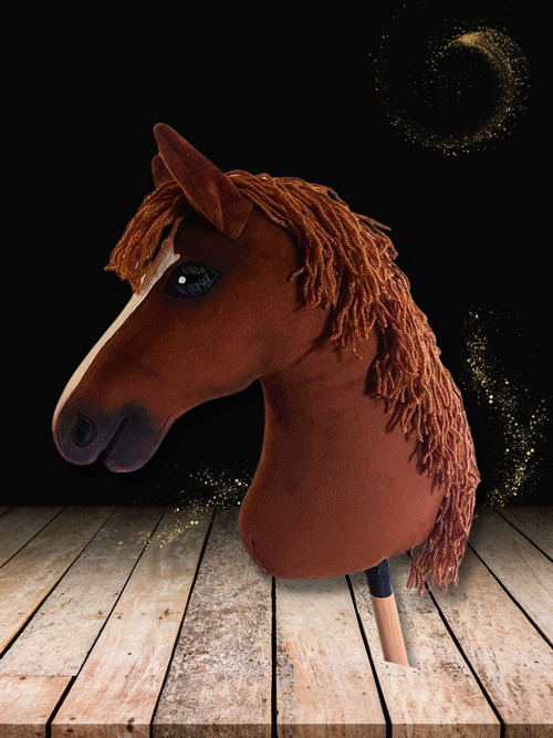Hobby Horse, stínovaný kaštanově hnědý s lysinkou