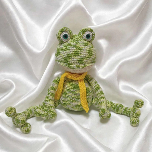 Háčkovaná žabka - 27 cm