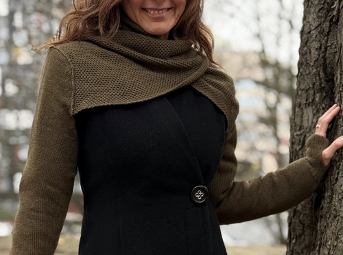 Shrug. Šála s rukávy. Dostupná právě teď!