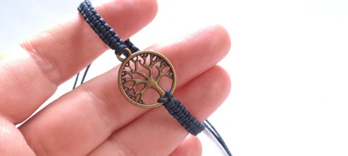 Náramek s amuletem strom života