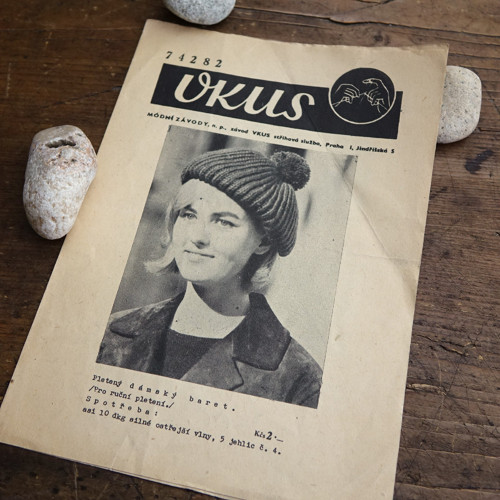 VKUS 74282 ... Pletený dámský baret