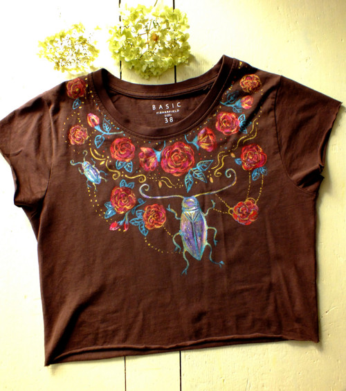 Růžičky mezi brouky - crop top