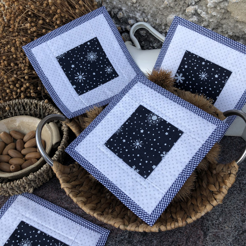 Sněhánková podkafíčka s vločkami 18 x 19 cm