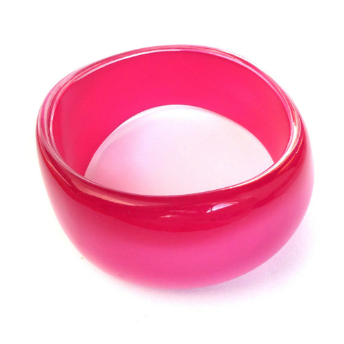 Náramek masivní v barvě jahodové, kvalitní plast