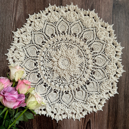 Háčkovaná dečka strukturovaná 39 cm — foto 1