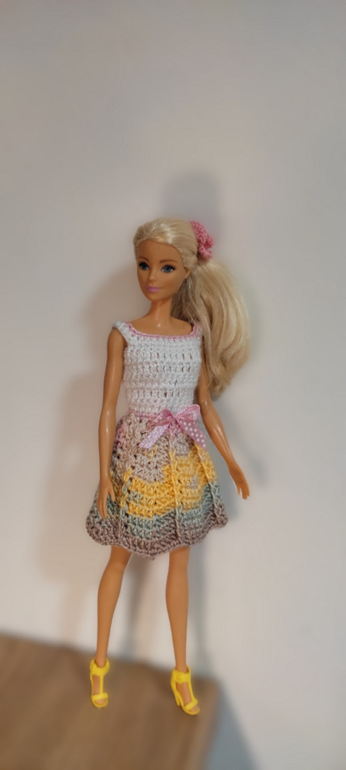 Šaty pro Barbie