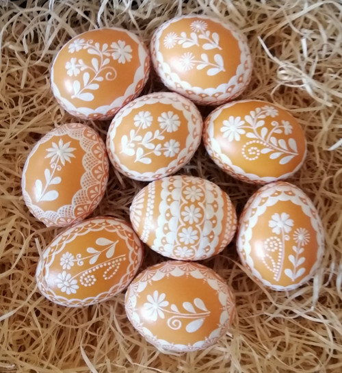 Oranžové reliefní kraslice