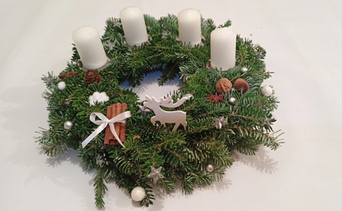 Adventní věneček v barvě na přání