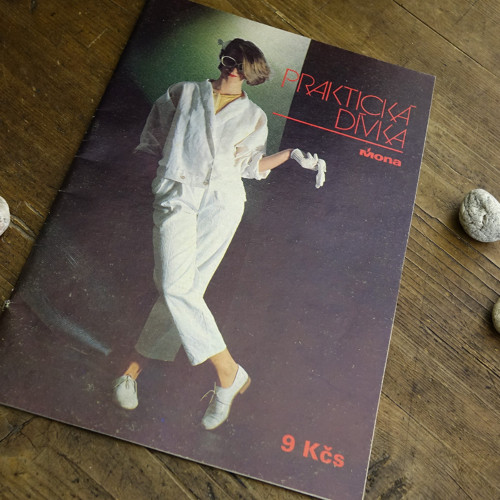 Praktická dívka - MONA — foto 1
