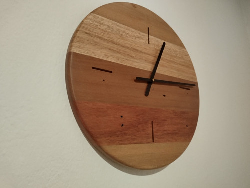 Dřevěné hodiny kruh exot