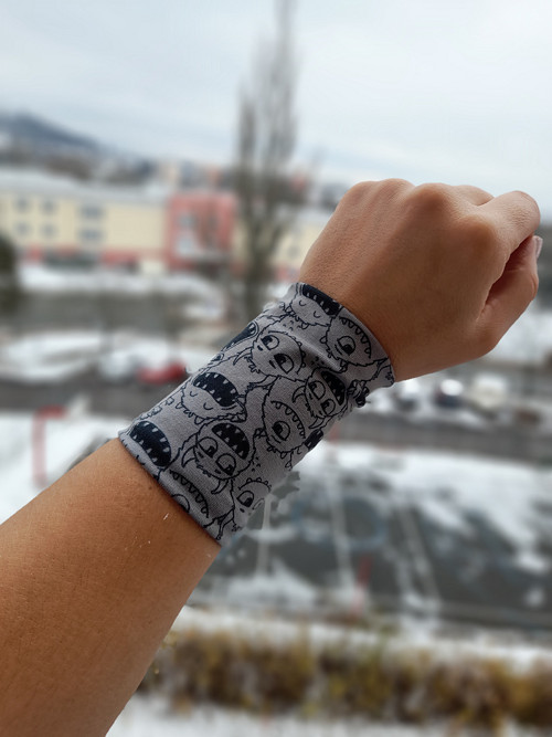 Potítko na ruku příšerky — foto 1