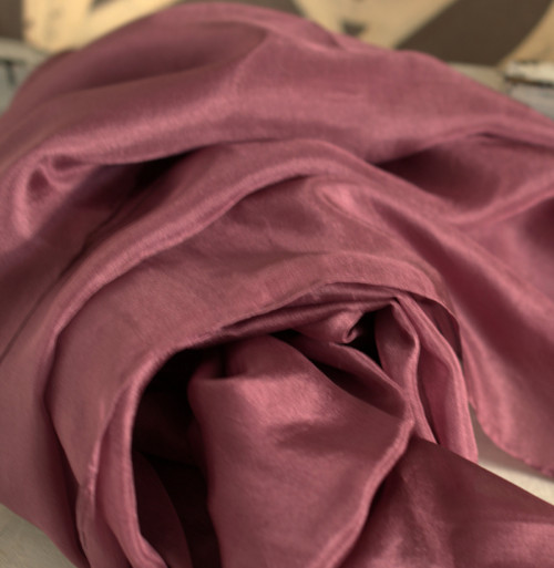HEDVÁBNÁ ŠÁLA.......180 x 90 — foto 1
