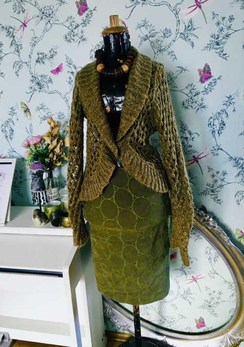 Kardigan svetérek oliva háčkovaný — foto 1