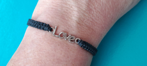 Náramek LOVE
