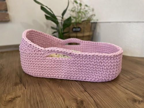 Růžová postýlka pro panenku
