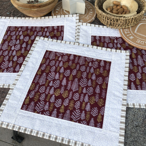 Vánoční prostírání bordó stromky 35x35cm