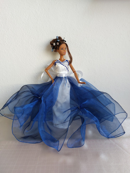 Dvoudilne šatičky pro Barbie