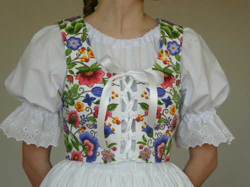 Lajblík Farebný folklór