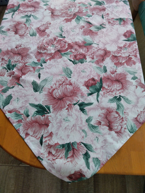Ubrus pivonky 110x110
