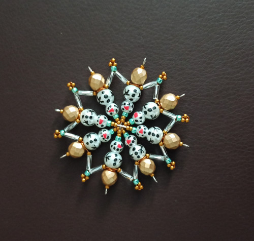 Vánoční hvězda 71, bílo zlatá, 6,5 cm