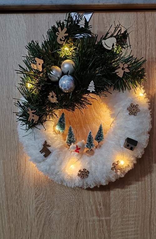 Závěsný adventní věnec