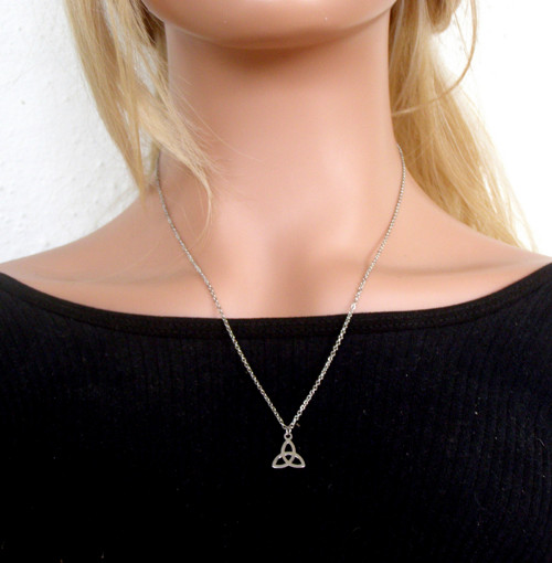 Ocelový náhrdelník - KELTSKÝ UZEL*TRIQUETRA