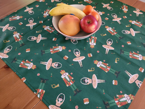 Vánoční zelený - Louskáček (70x70cm)