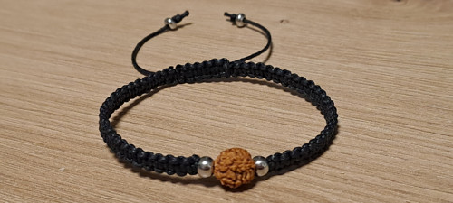 Ochranný náramek se semínkem Rudraksha