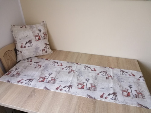 Zimní běhoun lesní zvířátka v zimě