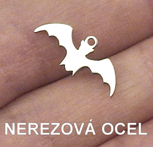 NEREZOVÁ OCEL - přívěsek netopýr — foto 1