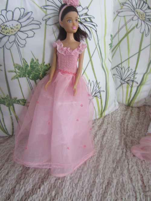 Plesové šaty pro Barbie . 2 — foto 1