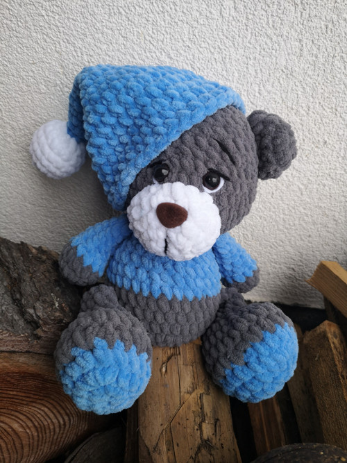 Medvídek s čapkou 29 cm - výška je jen medvídek