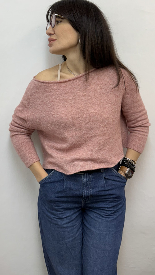 Oversize svetr s dlouhými průramky
