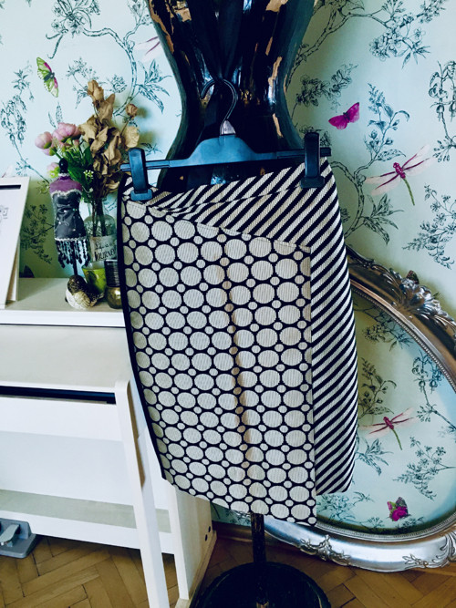 Sukně pencil designová luxusní — foto 1