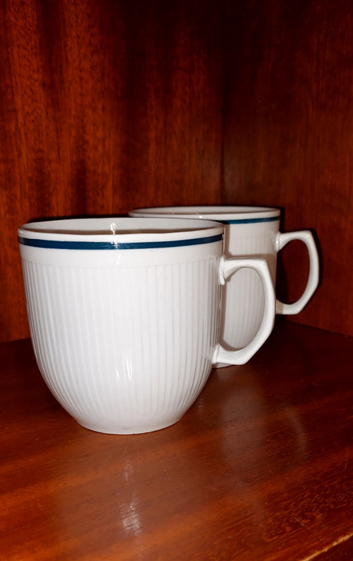 Starý porcelánový hrnek