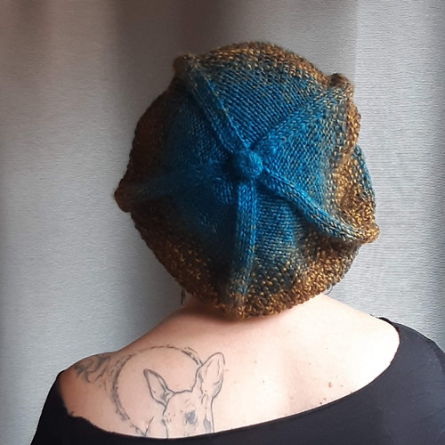 5x1 je jedna - vlněný baret plný barev