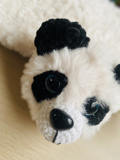 Háčkovaný polštář panda