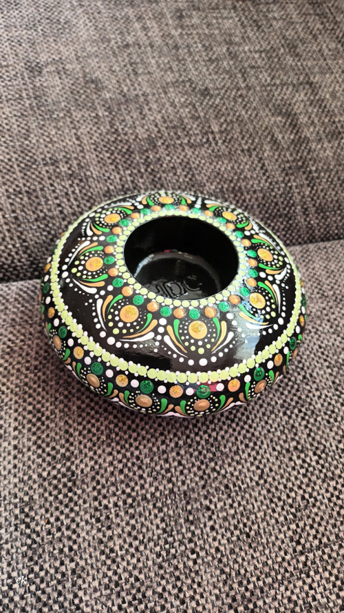 Svícen na čajovou svíčku, mandala