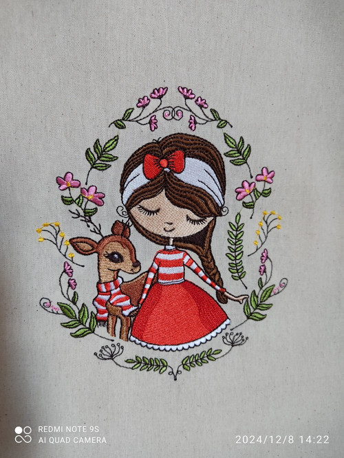 Vyšívaná plátěná taška - dívka (sytá červená)