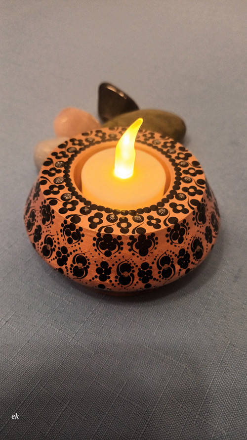 Svícen na čajovou svíčku, mandala