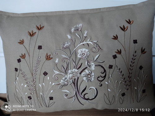 Vyšívaný povlak na polštář 100% bavlna - 40x58 cm